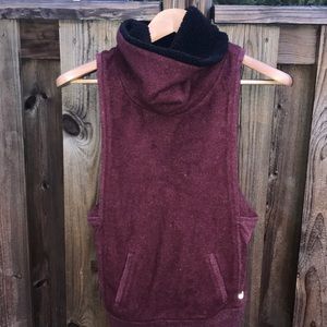 Alo yoga fleece lined cozy cowl neck vest size XS